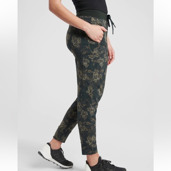 Athleta Trekkie North Printed Jogger, Terra Firma Olive - Picture 3 of 11